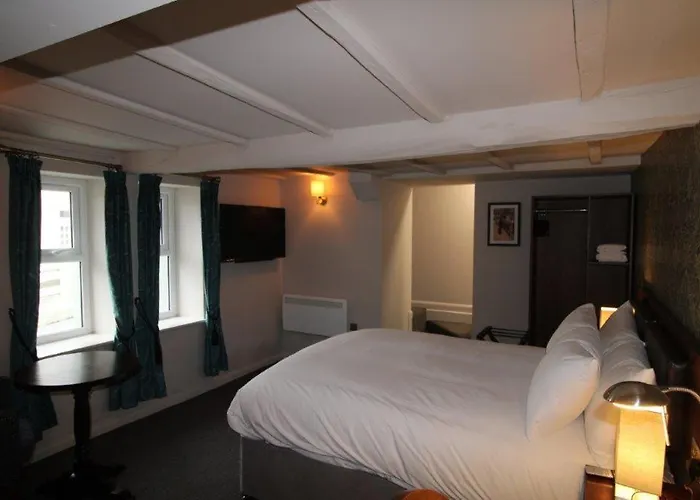 Rooms @ The Dolau Inn
