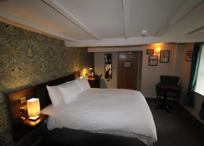 Rooms @ The Dolau Inn