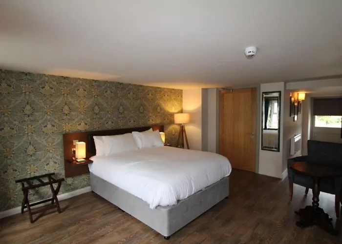 Rooms @ The Dolau Inn